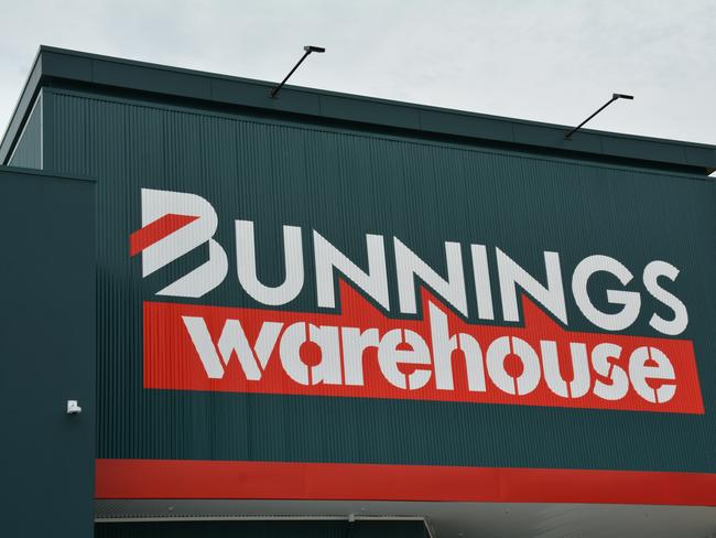 A new mega Bunnings opening its doors in Western Australia is the state’s biggest, featuring a nation-first for the ever-popular hardware chain and full-room displays that should give Ikea a run for its money. The new store, which replaces the current Midland Warehouse, spans more than 21,000 square metres - nearly 7000 sqm larger than the existing store - with more than double the amount of car parking at about 480 bays. Picture: NCA NewsWire / Rebecca LeMay