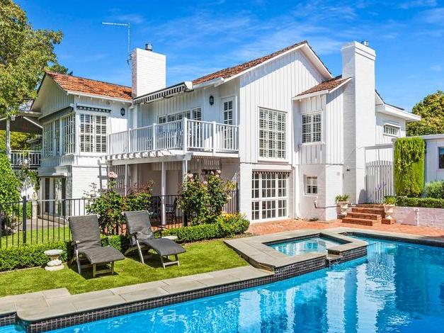 31-33 Ravenscourt Crescent, Mount Eliza - for Herald Sun real estate