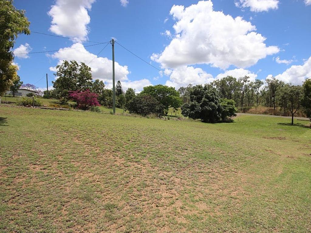 110 Lyons Street, Mundubbera. Image credit to Real Estate.com and Ray White Mundubbera.