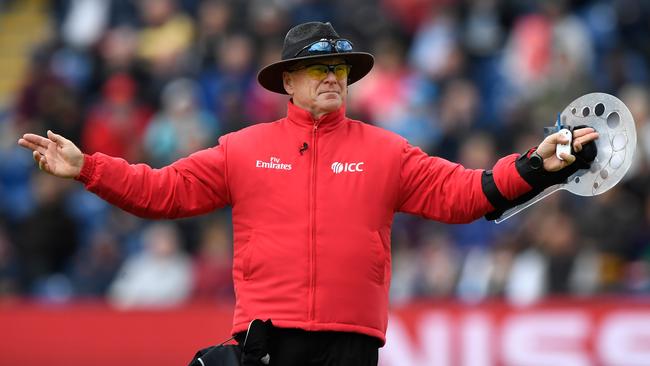 Umpire Bruce Oxenford signals a wide during the ICC Champions Trophy match between England and New Zealand at SWALEC Stadium on June 6, 2017 in Cardiff, Wales. Photo: Stu Forster/Getty Images