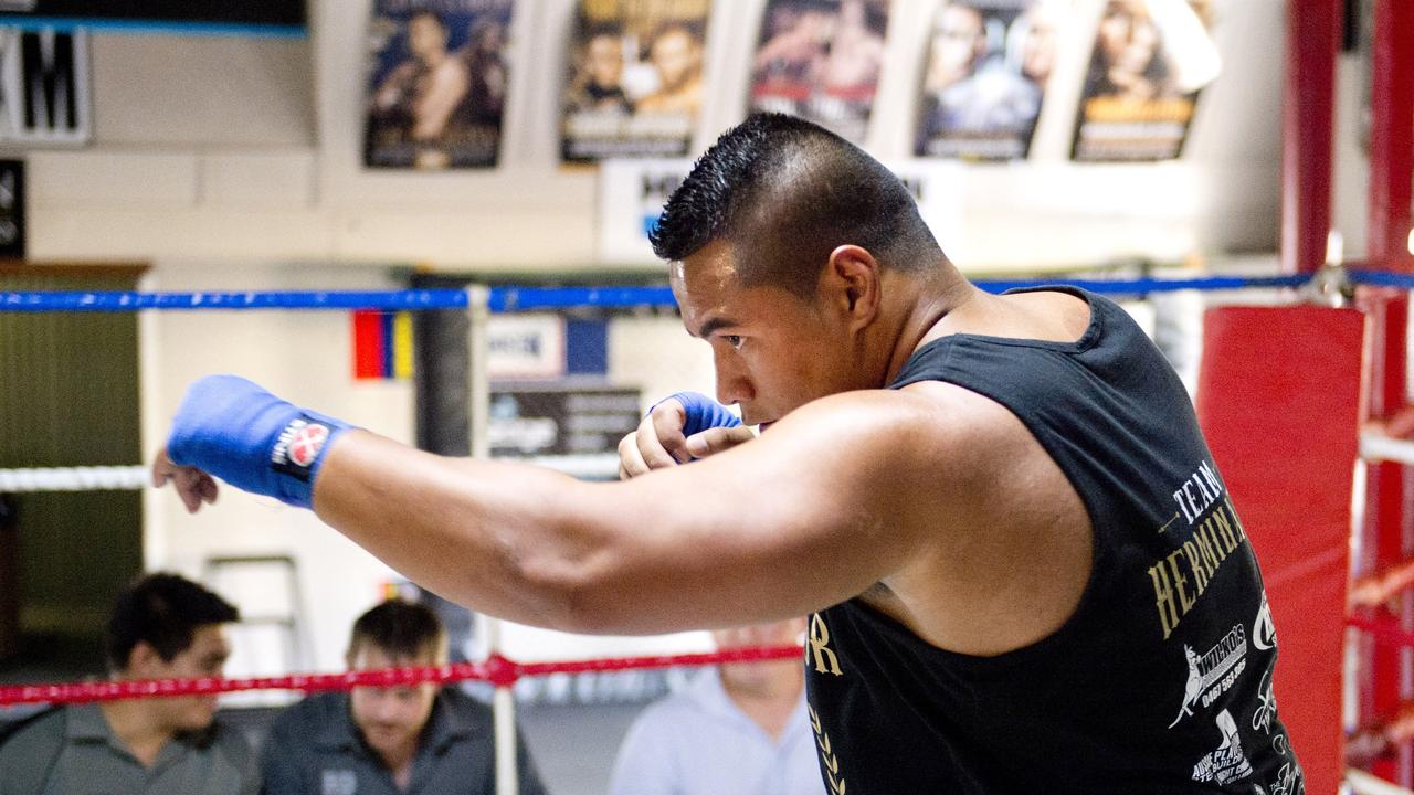 Herman Ene-Purcell in training at Smithy's Gym. Paul Gallen to fight Herman Ene-Purcell in Toowoomba on the 29th January. Wednesday, Jan 27, 2016.