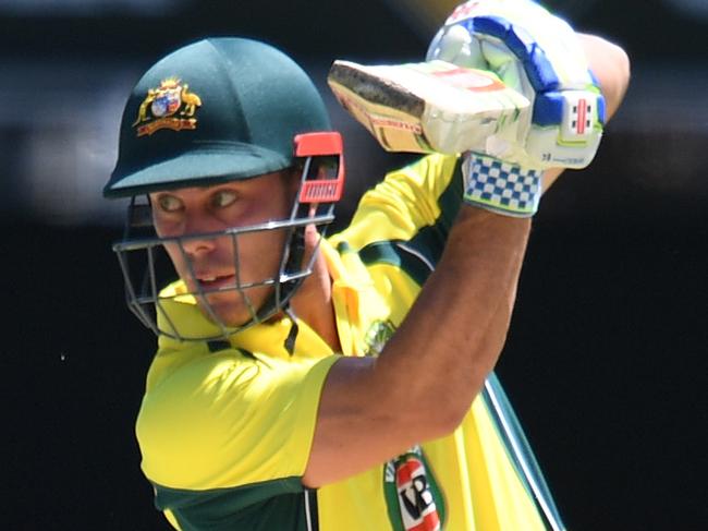 Australian batsman Chris Lynn during the One Day International between Australia and Pakistan at the Gabba in Brisbane, Friday, Jan. 13, 2017. (AAP Image/Dave Hunt) NO ARCHIVING, EDITORIAL USE ONLY, IMAGES TO BE USED FOR NEWS REPORTING PURPOSES ONLY, NO COMMERCIAL USE WHATSOEVER, NO USE IN BOOKS WITHOUT PRIOR WRITTEN CONSENT FROM AAP