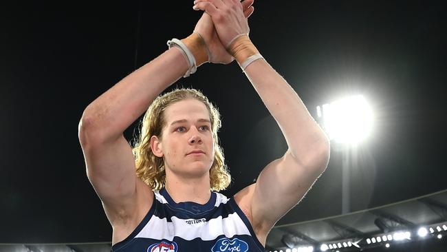 MELBOURNE, AUSTRALIA - SEPTEMBER 16: Sam De Koning of the Cats celebrates winning the AFL First Preliminary match between the Geelong Cats and the Brisbane Lions at Melbourne Cricket Ground on September 16, 2022 in Melbourne, Australia. (Photo by Quinn Rooney/Getty Images)