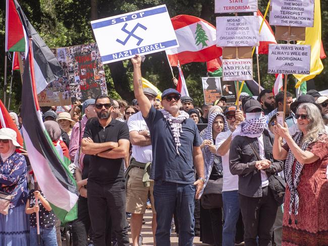 Anti -War protesters take to the street of Sydney .Picture: Jeremy Piper