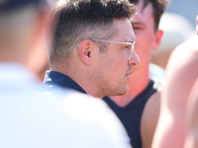 VFL coach Zane Littlejohn works the huddle. Photo: Maya Thompson/AFL Photos/via Getty Images