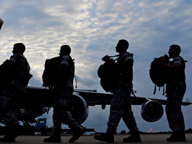 US Marines from the fifth rotation of the Marine Rotational Force â€“ Darwin (MRF-D) board a United flight at RAAF Darwin to return to Camp Pendleton in California. This rotation saw approximately 1,250 US Marines based in the Northern Territory who took part in bilateral training activities, multi-national exercises throughout Australia.