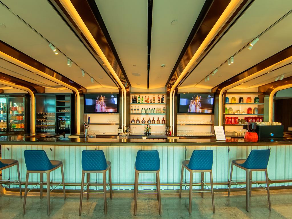 ‘Get to the airport early for this lounge experience’