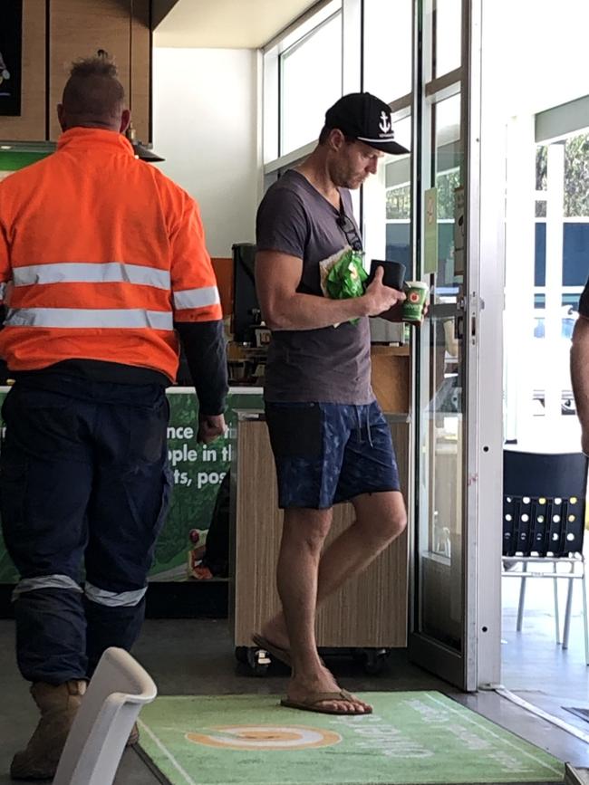 Chris Brown spotted loading up on snacks at a truck stop. Picture: iPhone/Luke Fuda.