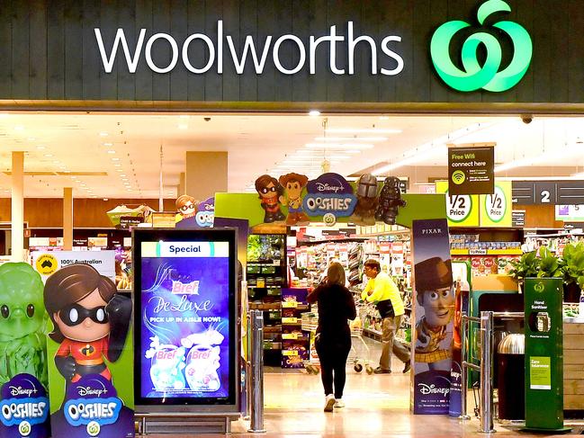 Woolworths at Forest Lake shopping centre.Thursday August 27, 2020. picture, John Gass