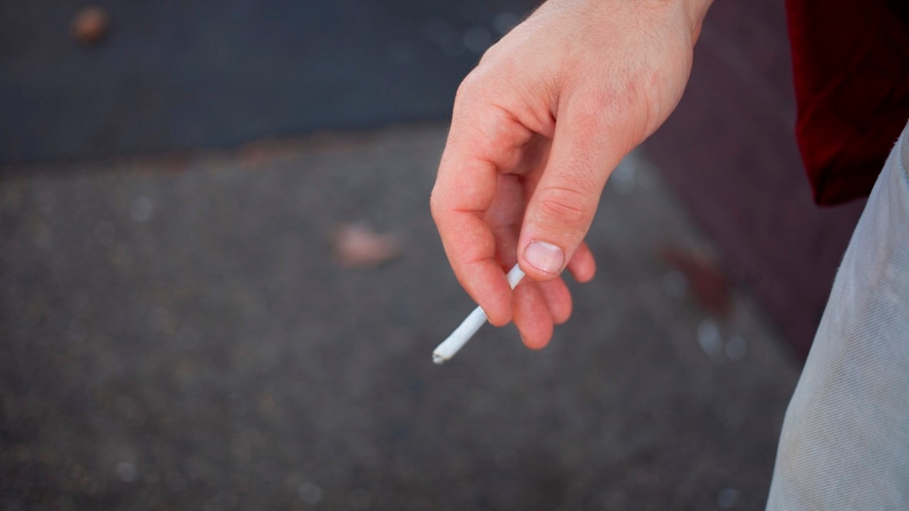 First time in 20 years: Smoking rate rises for Australian teenagers