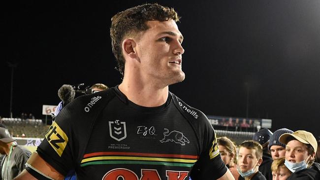 MACKAY, AUSTRALIA - SEPTEMBER 18: Nathan Cleary of the Panthers thanks fans after the NRL Semifinal match between Penrith Panthers and Parramatta Eels at BB Print Stadium on September 18, 2021 in Mackay, Australia. (Photo by Matt Roberts/Getty Images)