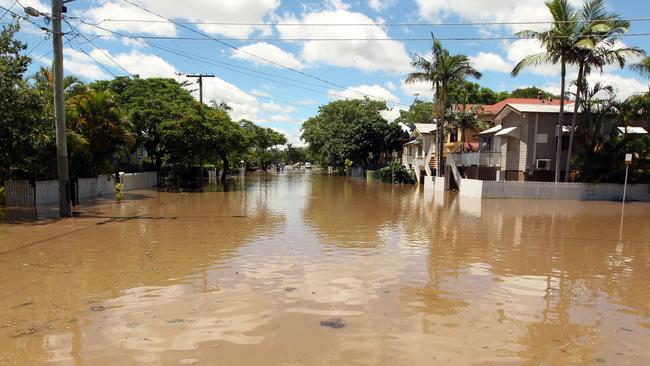 Climate change forces architects to adapt housing designs in flood ...