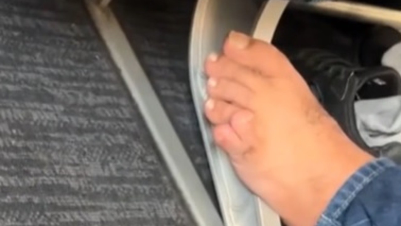 Clip of man’s six toes on flight goes viral