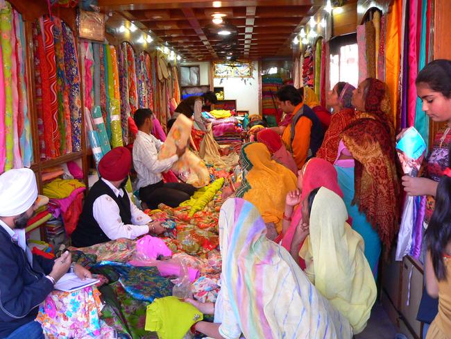 Sari shop in the market in Jaipur. Picture: Steve Silverman / Flickr