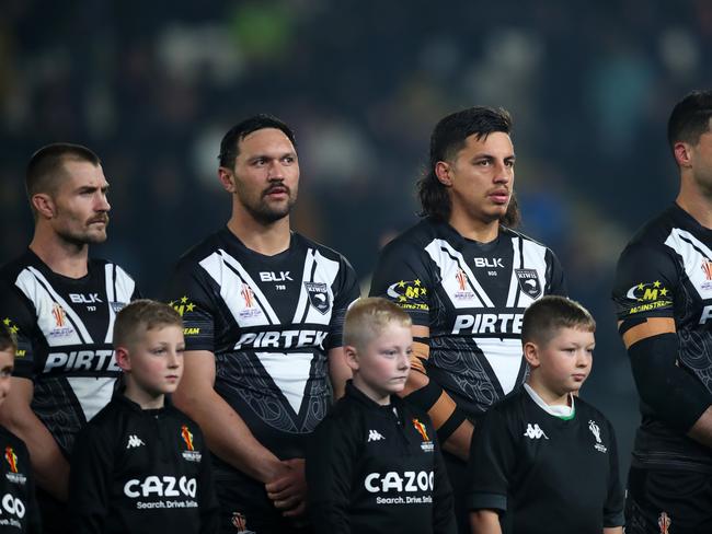 HULL, ENGLAND - NOVEMBER 05: Players of New Zealand line up for the National Anthems ahead of the  Rugby League World Cup Quarter Final match between New Zealand and Fiji at MKM Stadium on November 05, 2022 in Hull, England. (Photo by Ashley Allen/Getty Images)