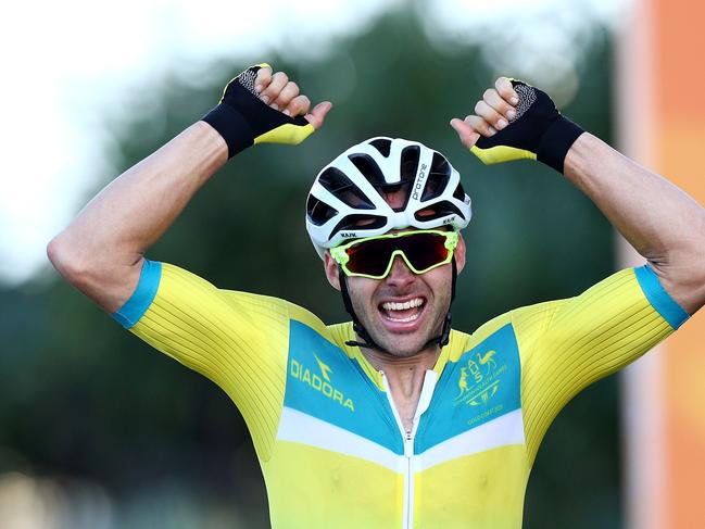 GOLD COAST, AUSTRALIA - APRIL 14:  Steele Von Hoff of Australia celebrates victory in the Men's Road Race on day 10 of the Gold Coast 2018 Commonwealth Games at Currumbin Beachfront on April 14, 2018 in Gold Coast, Australia.  (Photo by Michael Dodge/Getty Images)