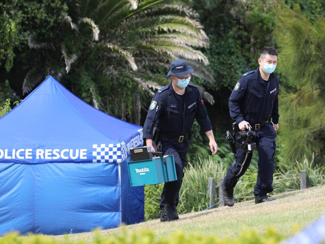 Police forensics leave at Diamond Bay, Vaucluse, during the search for Paul Thijssen. Picture: NCA NewsWire / Max Mason-Hubers