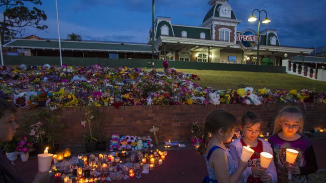 Candleight vigil outside of Dreamworld in 2016 (Photo by Glenn Hunt/Getty Images)