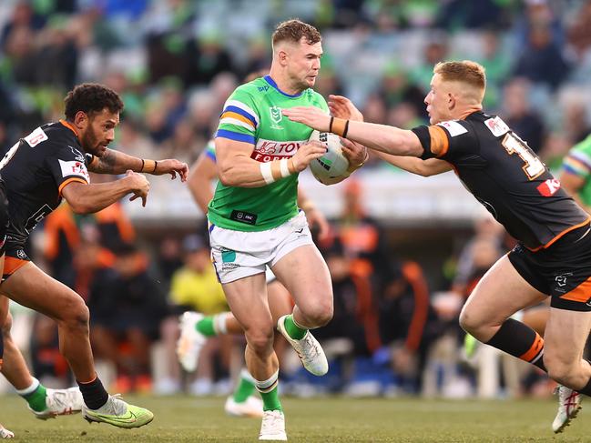 CANBERRA, AUSTRALIA - AUGUST 06: Hudson Young of the Raiders in action during the round 23 NRL match between Canberra Raiders and Wests Tigers at GIO Stadium on August 06, 2023 in Canberra, Australia. (Photo by Mark Nolan/Getty Images)