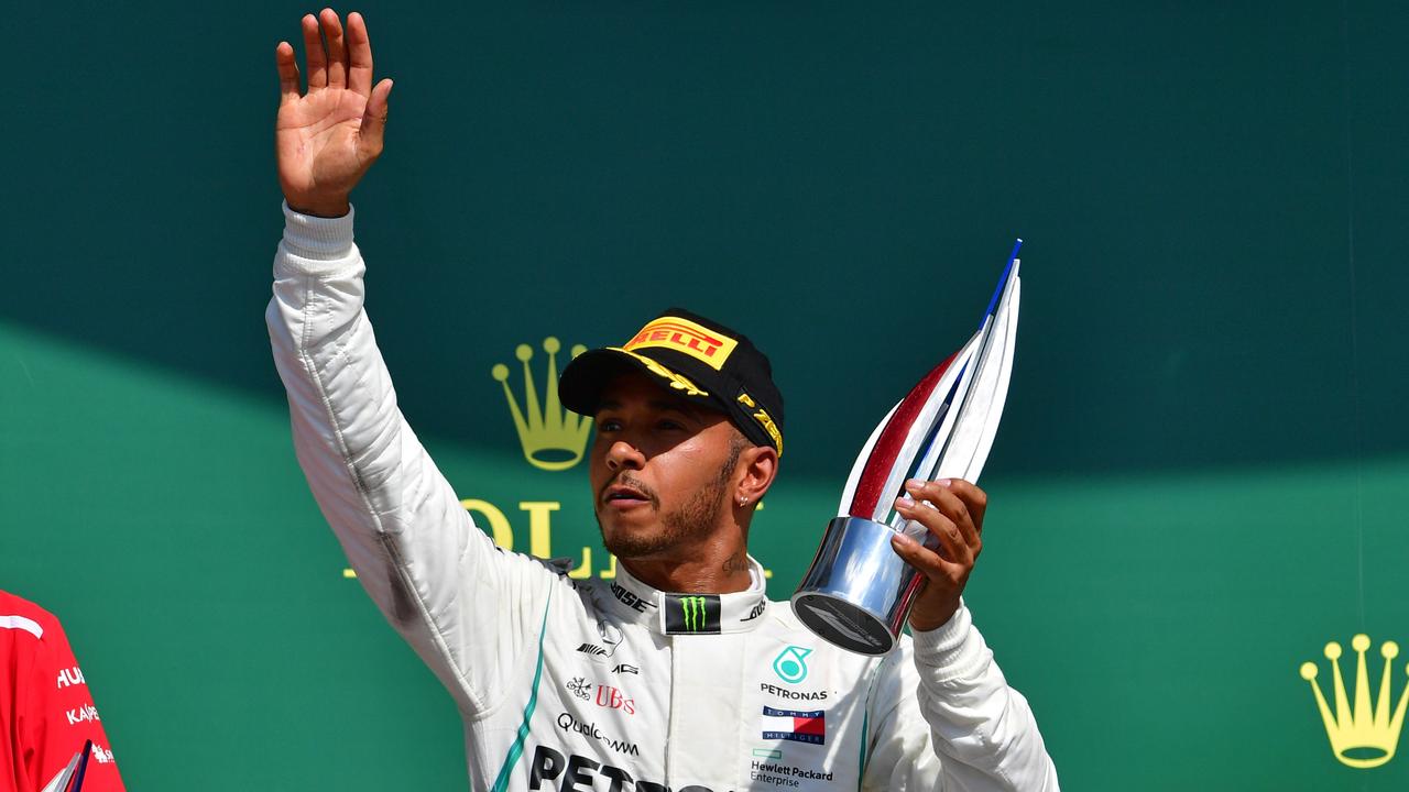 Lewis Hamilton signs new two-year Mercedes F1 deal