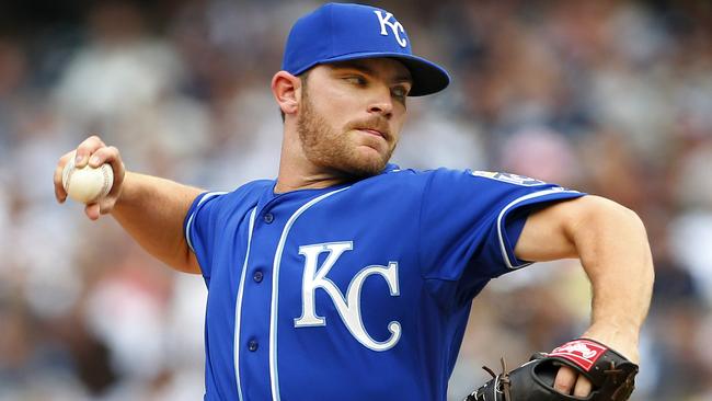 Hendriks delivers a pitch against the New York Yankees.