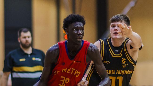 Deng Manyang in action at the Under-18 National Championships. Picture: Taylor Earnshaw