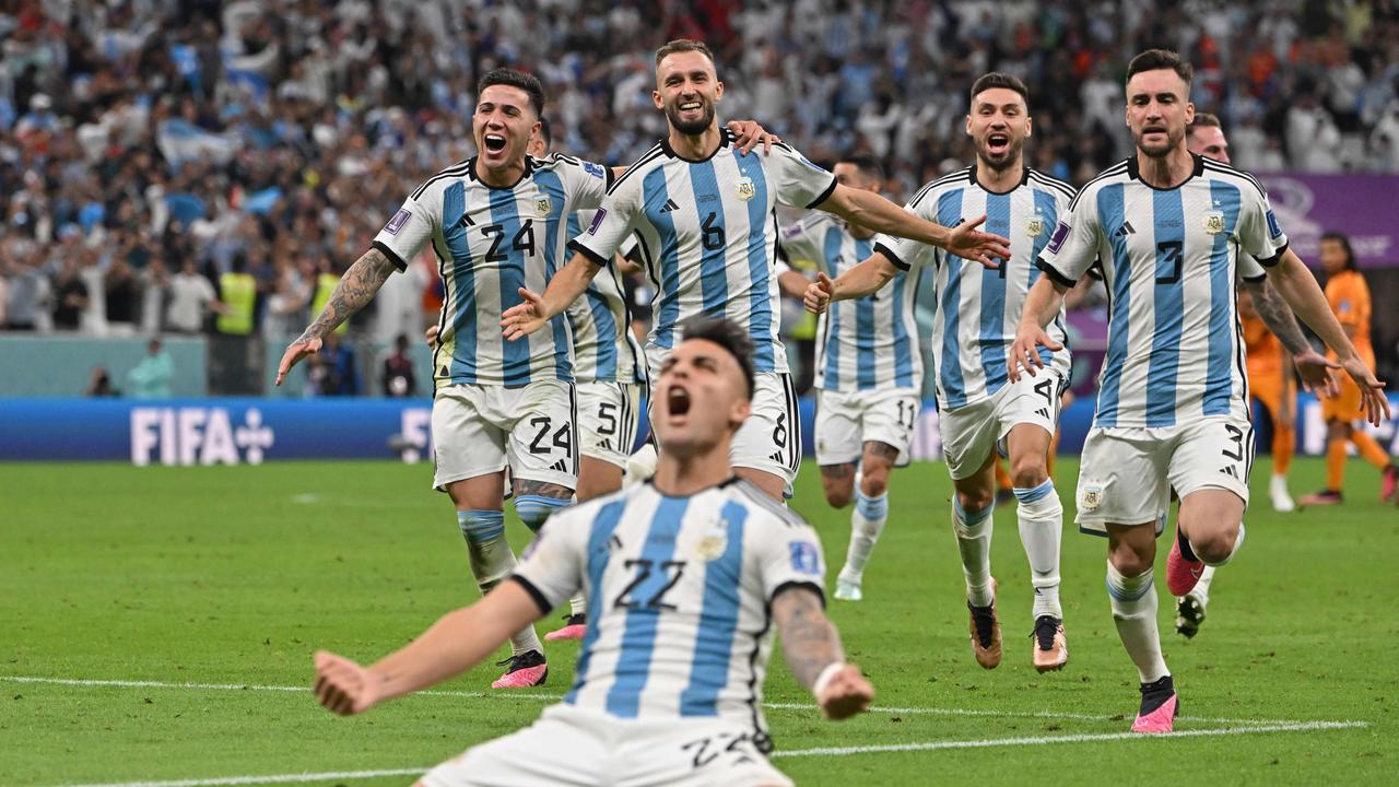 Lautaro Martinez celebrates the winner. Photo by Alberto PIZZOLI / AFP.