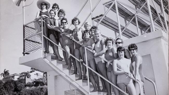 Marlene Dayman (now Chapman) (4th from left), Nan Duncan (6th from left), Linda McGill (5th from Right) and Dawn Fraser (first on Right) with the Olympic team in Townsville 1964. Picture: Matt Turner.