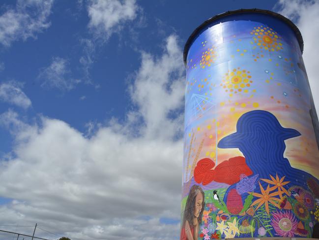 ’Giant canvas’: The story behind Toowoomba’s incredible silo mural
