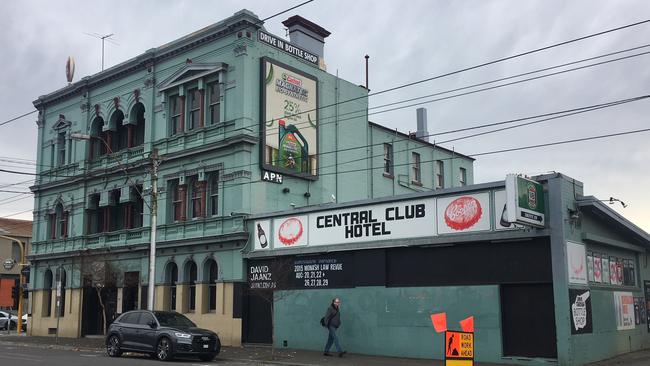 View of Central Club Hotel, from Swan St, Richmond.