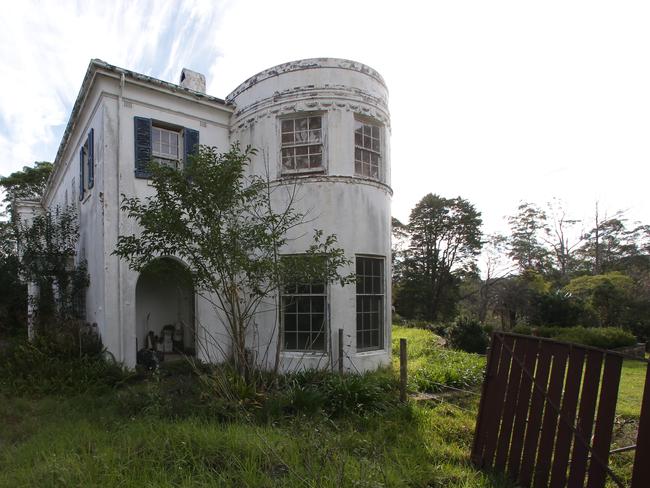 The derelict Wahroonga mansion called Rothiemay before its transformation.