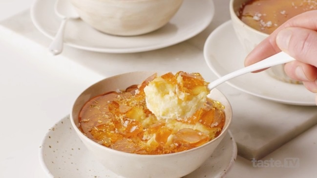 Salted toffee-top rice puddings