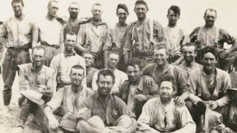 Informal group portrait of Light Horse soldiers. Piicture: Australian War Memorial