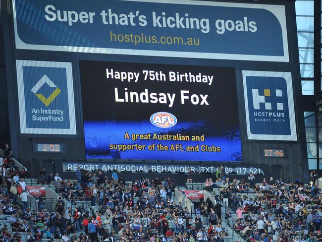 Carlton v Essendon. MCG. Lindsay Fox gets a mention for his birthday.