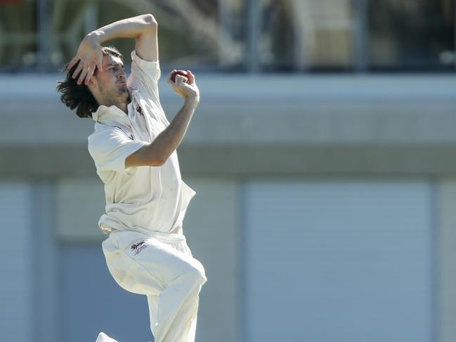 Sam Elliott finished with four wickets. Picture: Valeriu Campan