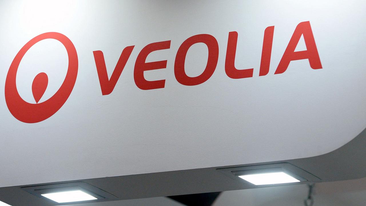 Night of long knives lays waste to Veolia