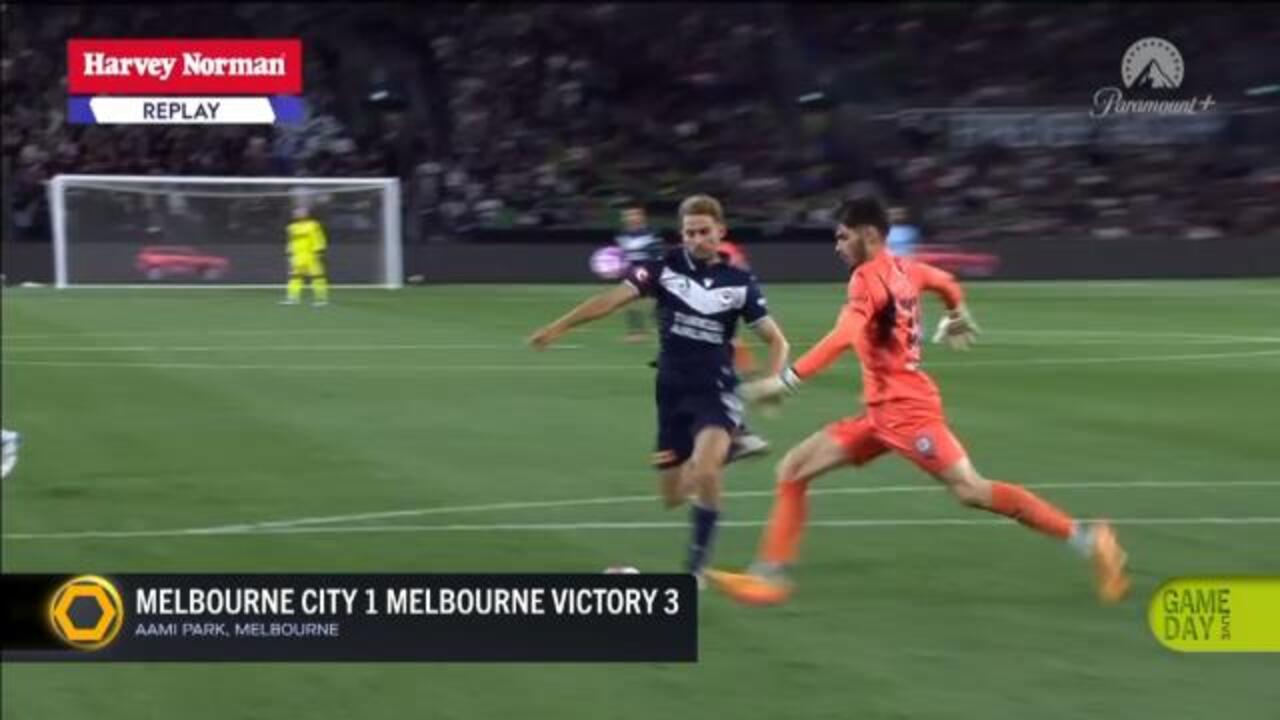 Victory stun City in Melbourne derby