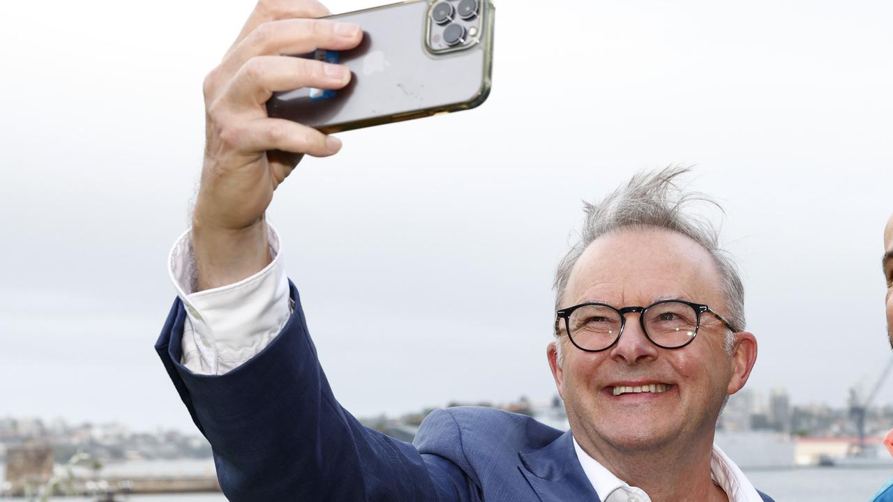Prime Minister must stand firm on social media ban