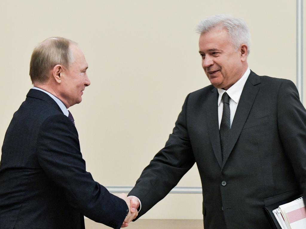 Russia's President Vladimir Putin (L) and Lukoil President Vagit Alekperov. Picture: Alexei Nikolsky