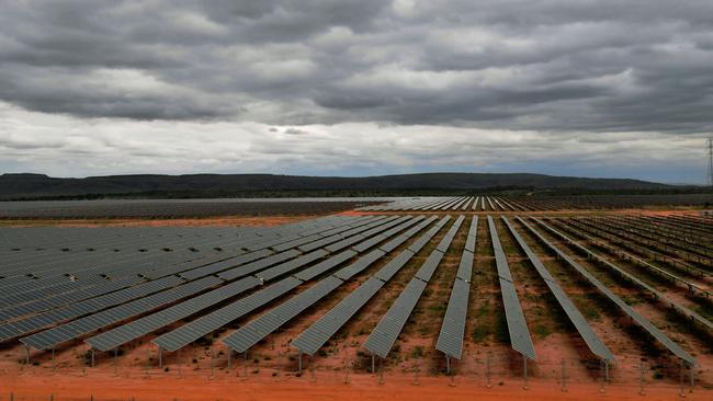 <s1>This solar farm in Brazil gives an idea of the scale of the Sun Cable project. </s1> <source>Picture: AFP</source>