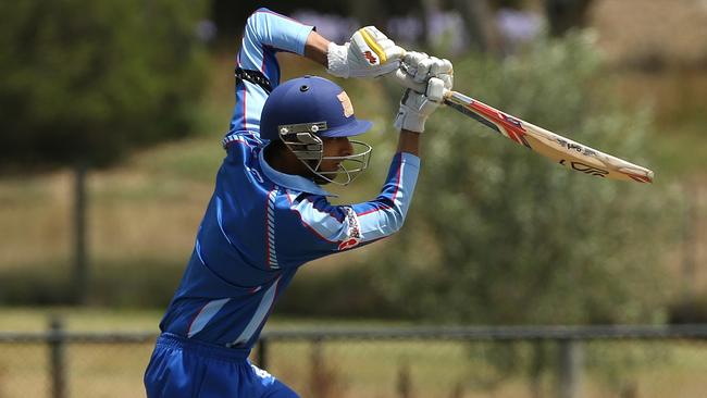 Raza Rizwan in action for Ivanhoe. Picture: Hamish Blair