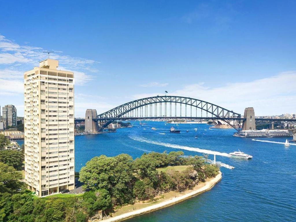 Gold Coast glitz or Sydney Harbour living? | news.com.au — Australia’s ...