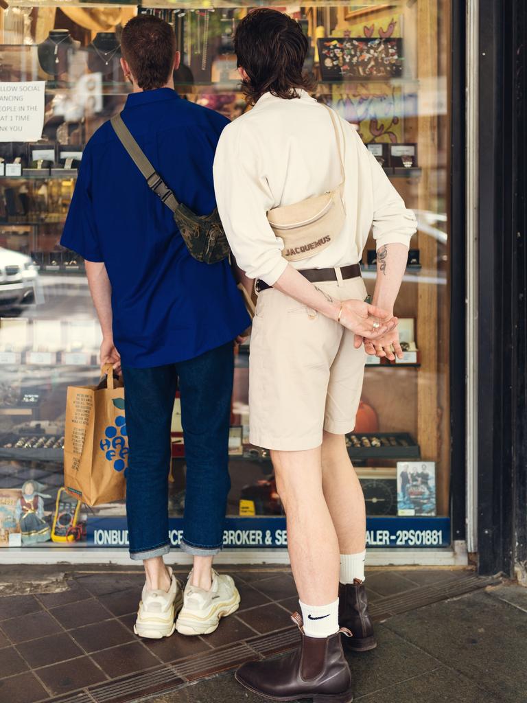 Bondi man puts his 'stylish' Louis Vuitton paper carrier bag up for sale on  Facebook