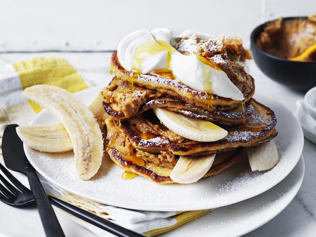 Ricotta hotcakes with banana.