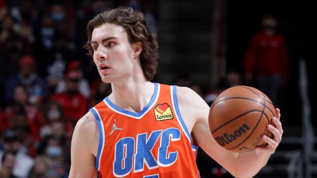 CHICAGO, IL - FEBRUARY 12: Josh Giddey #3 of the Oklahoma City Thunder dribbles the ball during the game against the Chicago Bulls on February 12, 2022 at United Center in Chicago, Illinois. NOTE TO USER: User expressly acknowledges and agrees that, by downloading and or using this photograph, User is consenting to the terms and conditions of the Getty Images License Agreement. Mandatory Copyright Notice: Copyright 2022 NBAE (Photo by Jeff Haynes/NBAE via Getty Images)