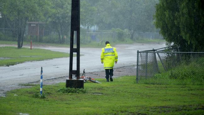 Territorians in the path of Tropical Cyclone Lam advised to brace ...