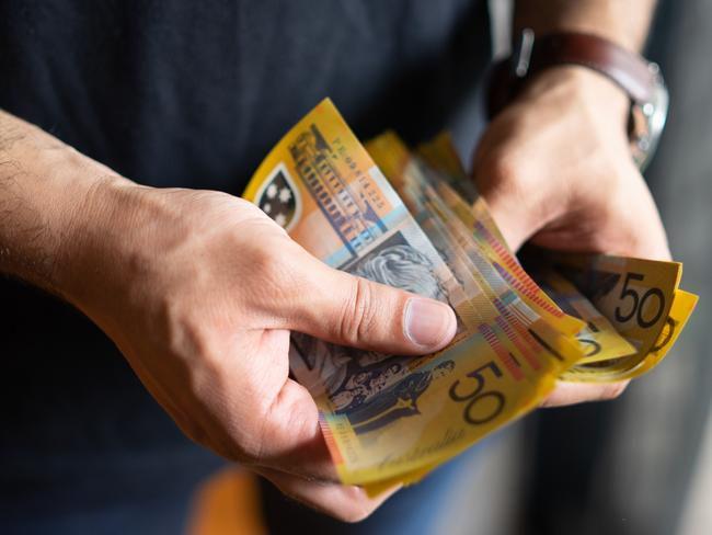 counting the saved money, Australian cash savings generic