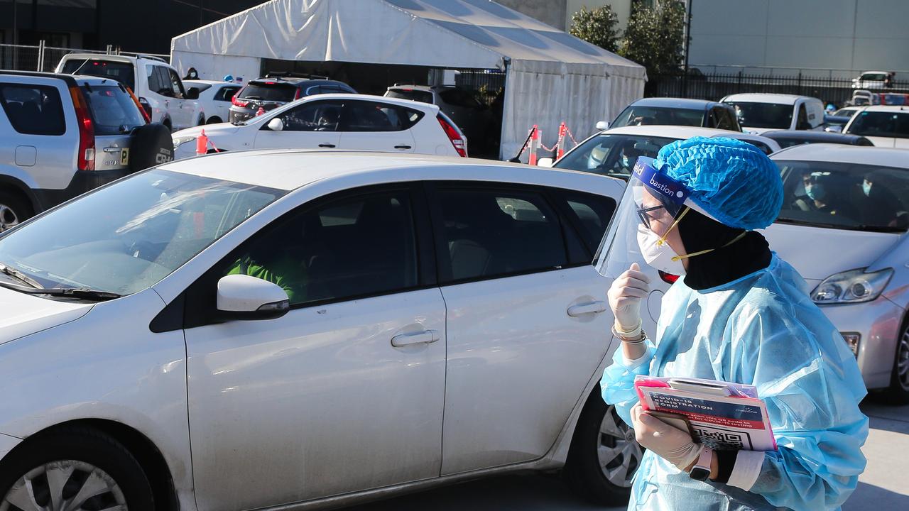 People queue for testing. Picture: NCA NewsWire /Gaye Gerard