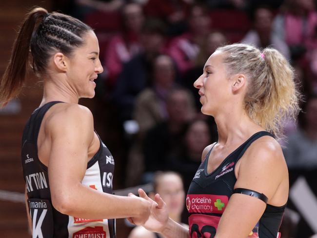 Sharni Layton will be back with Collingwood for the 2018 season