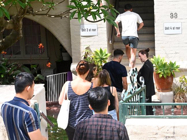 SYDNEY, AUSTRALIA - NewsWire Photos December 10, 2022: Hopeful Sydney-siders checking out the Sydney rental market in the Eastern Suburbs. Picture: NCA NewsWire / Jeremy Piper